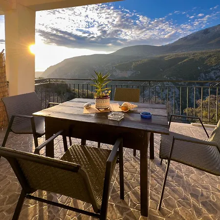 Ridomo Canyon Apartment